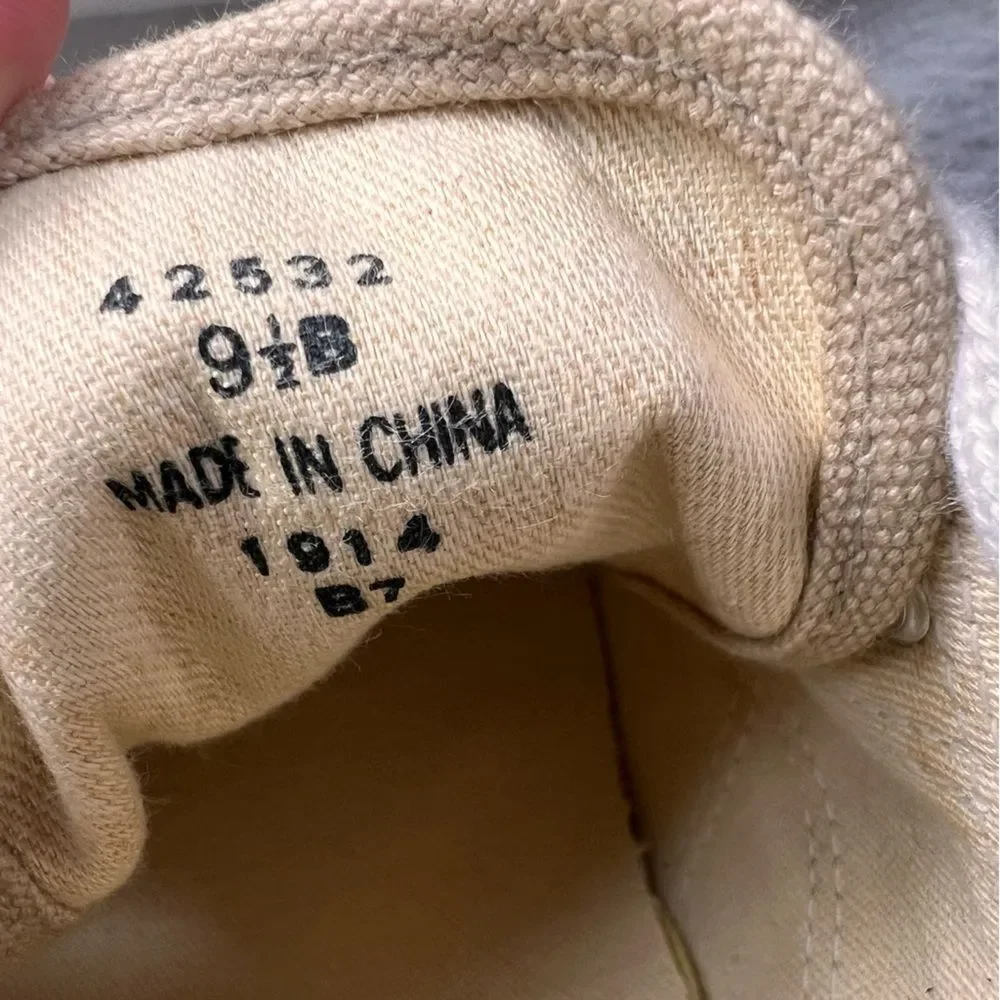 Lands End Tan Canvas Sneakers Women's 9.5 B Style 42532 Lace Up Classic Summer